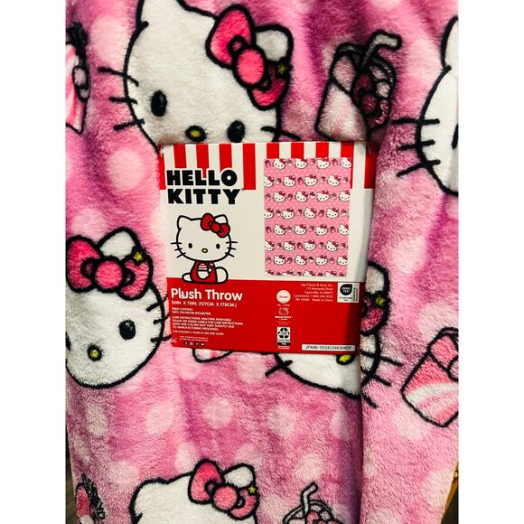 Hello kitty plush bucket with 50 x 70 adorable playful throw ,HK chalk and book - Picture 3 of 7
